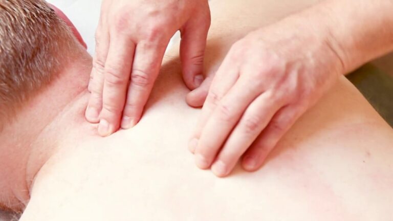 Bindegewebsmassage: Erfahrungen und Wirkung in der Schmerztherapie
